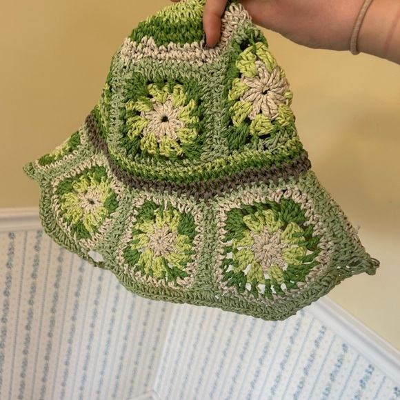 Steve Madden Green Crochet Hat - Picture 2 of 6
